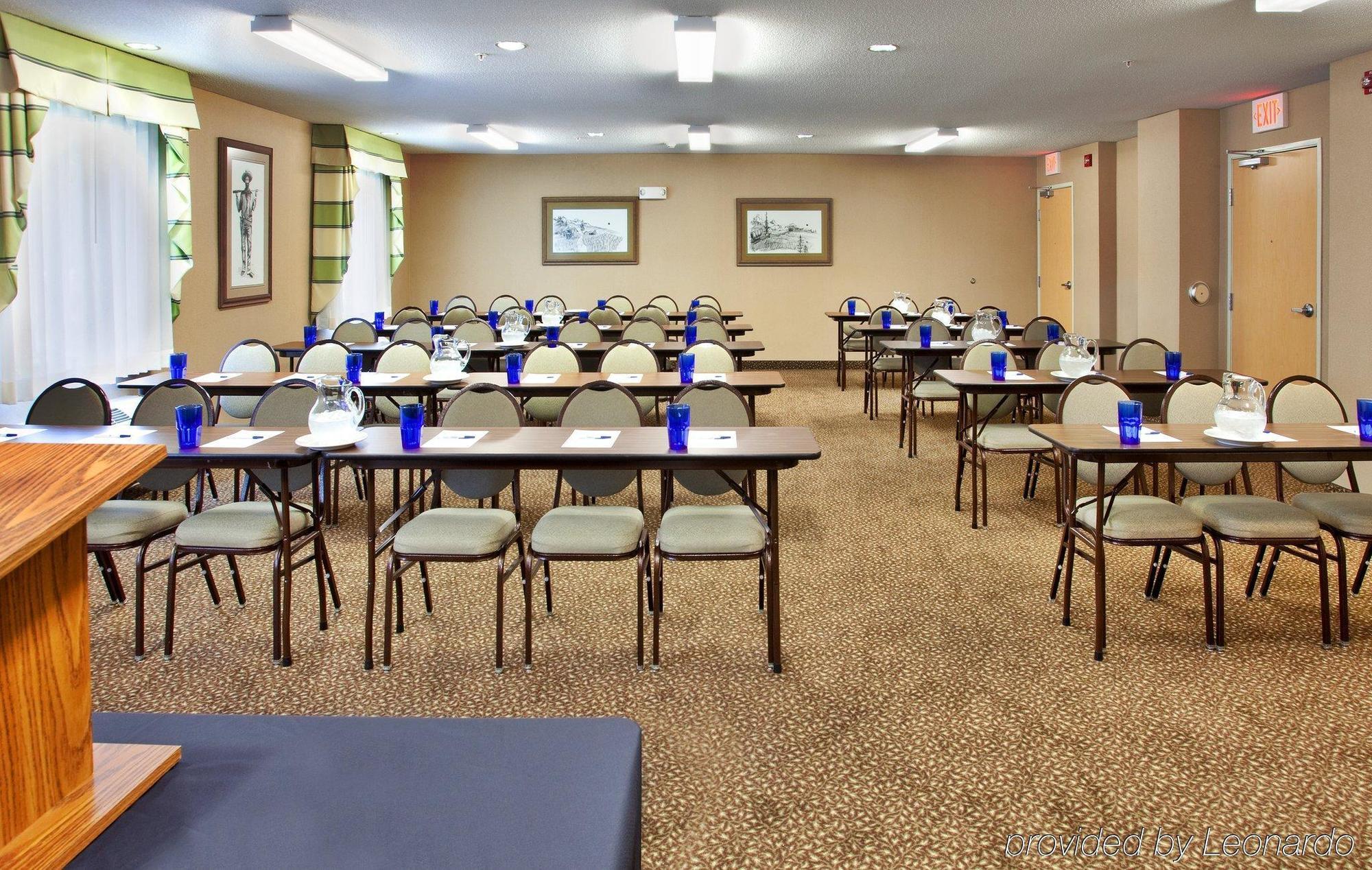 Holiday Inn Express Warrenton By Ihg Buitenkant foto