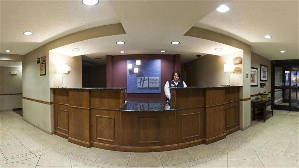 Holiday Inn Express Warrenton By Ihg Buitenkant foto