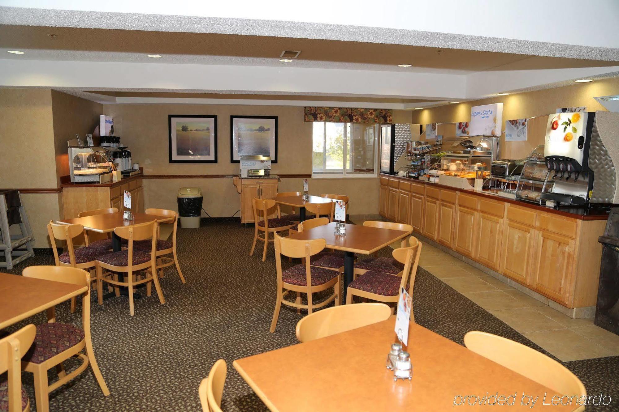 Holiday Inn Express Warrenton By Ihg Buitenkant foto