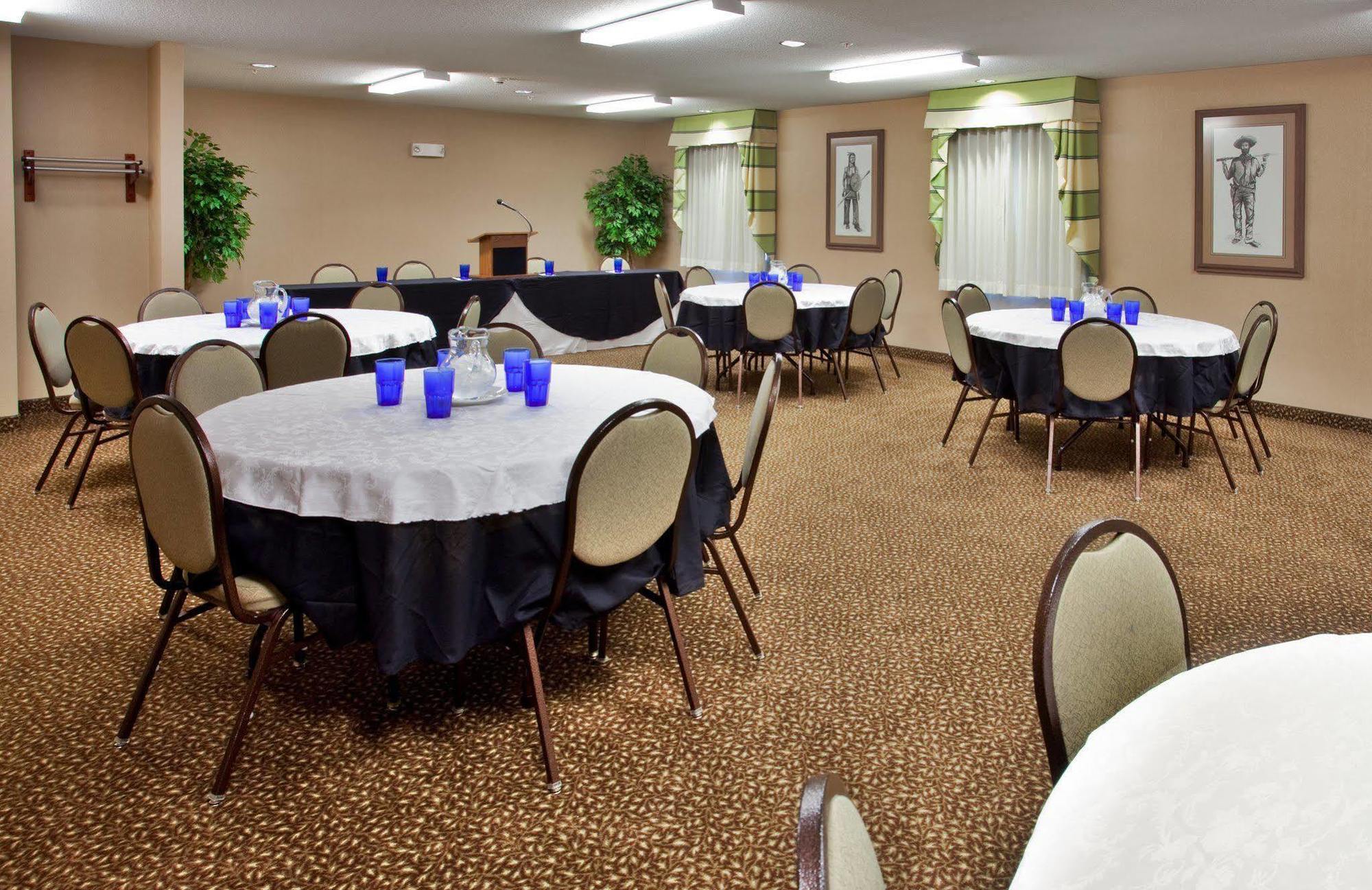 Holiday Inn Express Warrenton By Ihg Faciliteiten foto
