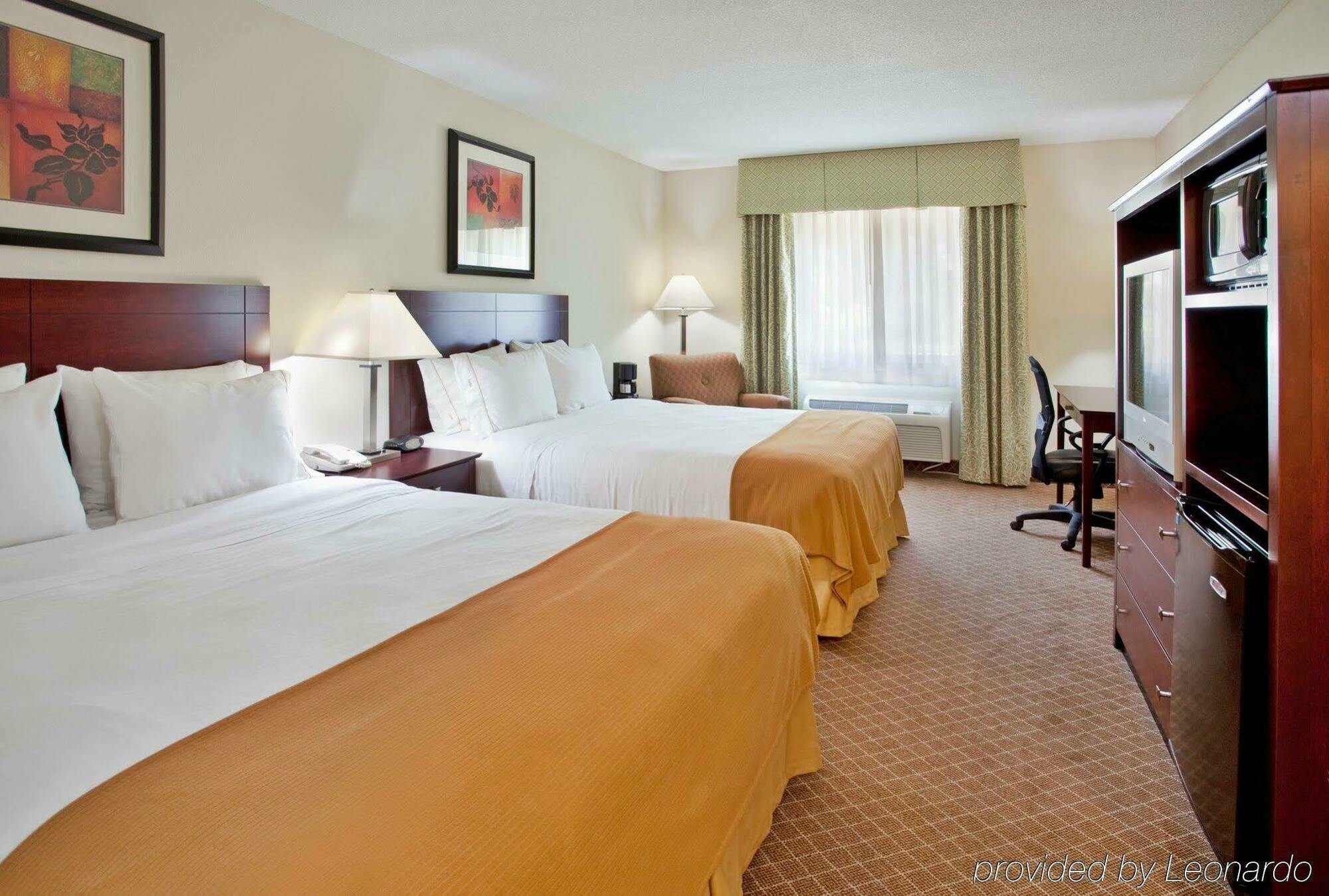 Holiday Inn Express Warrenton By Ihg Buitenkant foto